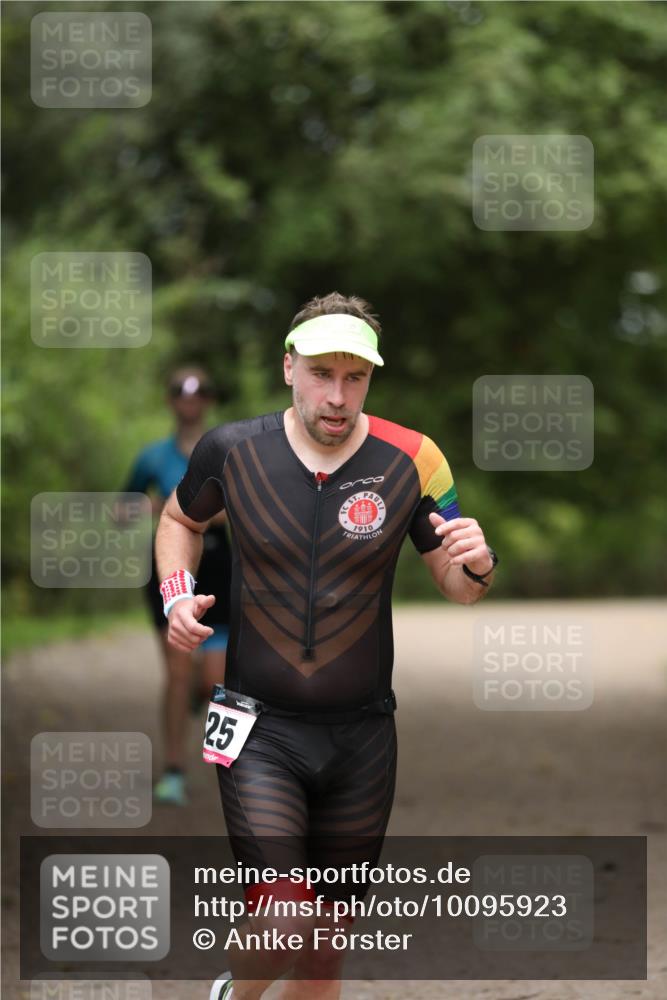 30.08.2026 - Elbe Triathlon Hamburg Antke Förster http://msf.ph/oto/10095923 30.08.2026 10:08:46 Laufen 25, 1910 meine-sportfotos.de