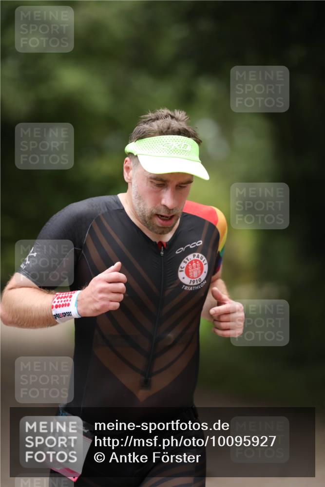 30.08.2026 - Elbe Triathlon Hamburg Antke Förster http://msf.ph/oto/10095927 30.08.2026 10:08:47 Laufen 25 meine-sportfotos.de