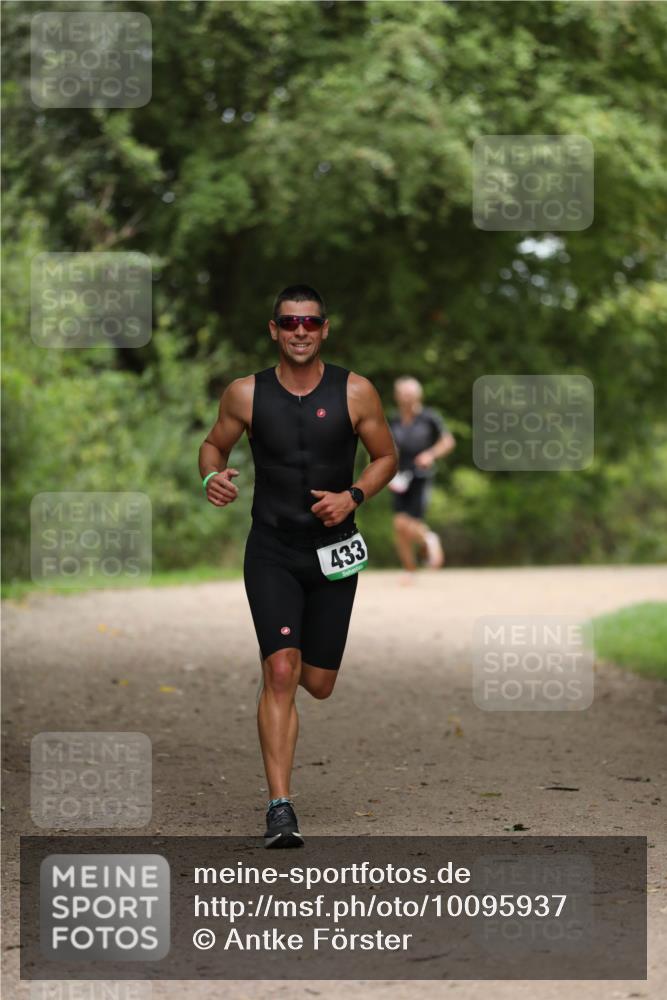 30.08.2026 - Elbe Triathlon Hamburg Antke Förster http://msf.ph/oto/10095937 30.08.2026 10:09:12 Laufen 433 meine-sportfotos.de