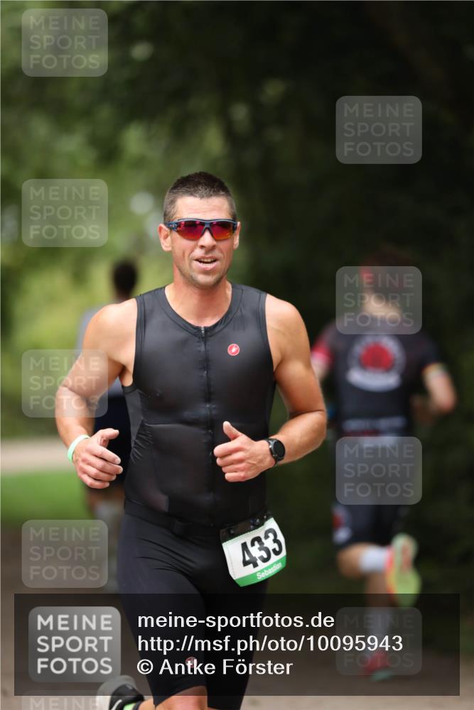 30.08.2026 - Elbe Triathlon Hamburg Antke Förster http://msf.ph/oto/10095943 30.08.2026 10:09:14 Laufen 433 meine-sportfotos.de