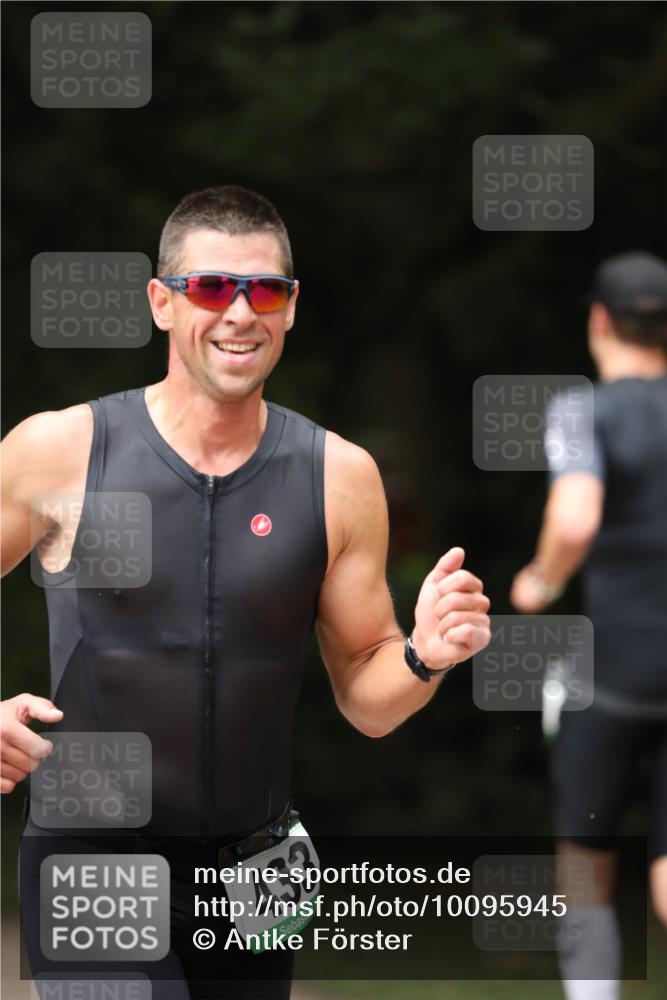 30.08.2026 - Elbe Triathlon Hamburg Antke Förster http://msf.ph/oto/10095945 30.08.2026 10:09:14 Laufen 433 meine-sportfotos.de