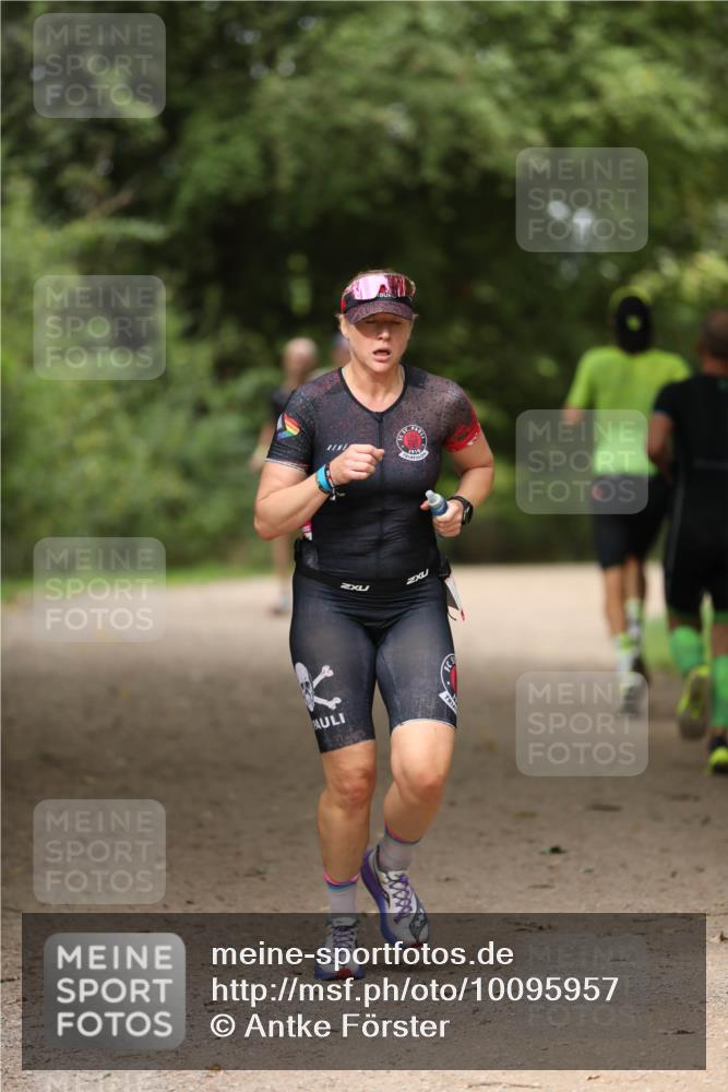 30.08.2026 - Elbe Triathlon Hamburg Antke Förster http://msf.ph/oto/10095957 30.08.2026 10:09:42 Laufen  meine-sportfotos.de