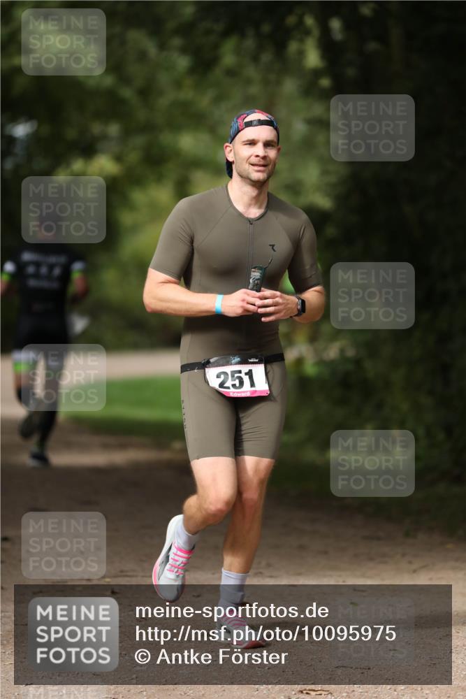 30.08.2026 - Elbe Triathlon Hamburg Antke Förster http://msf.ph/oto/10095975 30.08.2026 10:09:50 Laufen 251 meine-sportfotos.de