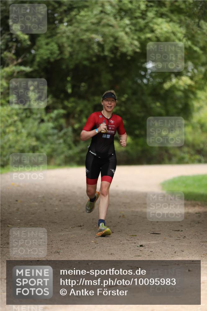 30.08.2026 - Elbe Triathlon Hamburg Antke Förster http://msf.ph/oto/10095983 30.08.2026 10:10:03 Laufen  meine-sportfotos.de