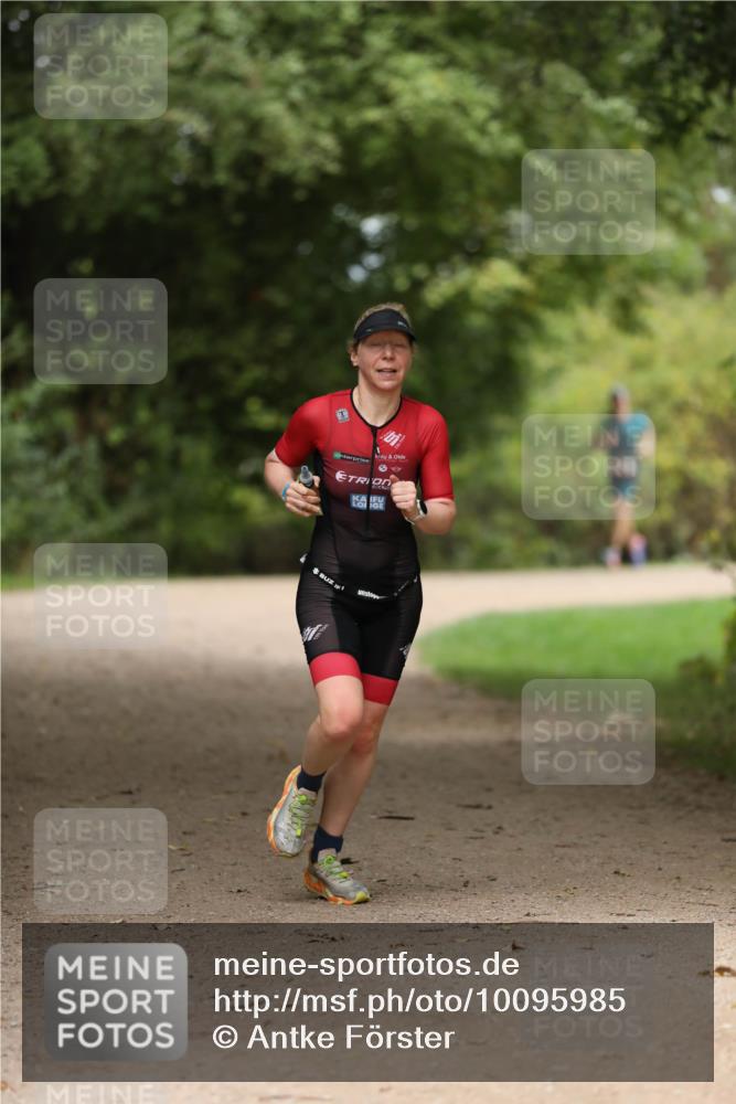 30.08.2026 - Elbe Triathlon Hamburg Antke Förster http://msf.ph/oto/10095985 30.08.2026 10:10:03 Laufen  meine-sportfotos.de