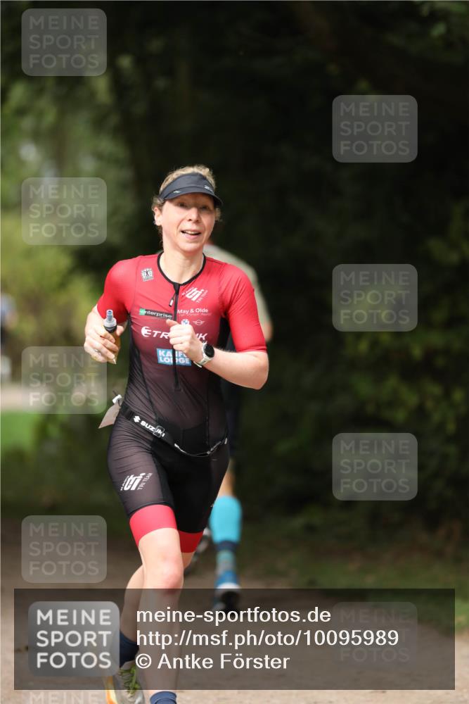30.08.2026 - Elbe Triathlon Hamburg Antke Förster http://msf.ph/oto/10095989 30.08.2026 10:10:05 Laufen  meine-sportfotos.de