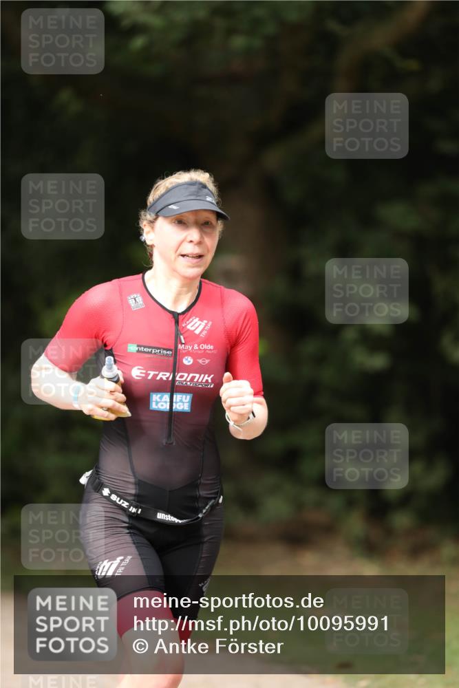30.08.2026 - Elbe Triathlon Hamburg Antke Förster http://msf.ph/oto/10095991 30.08.2026 10:10:05 Laufen  meine-sportfotos.de