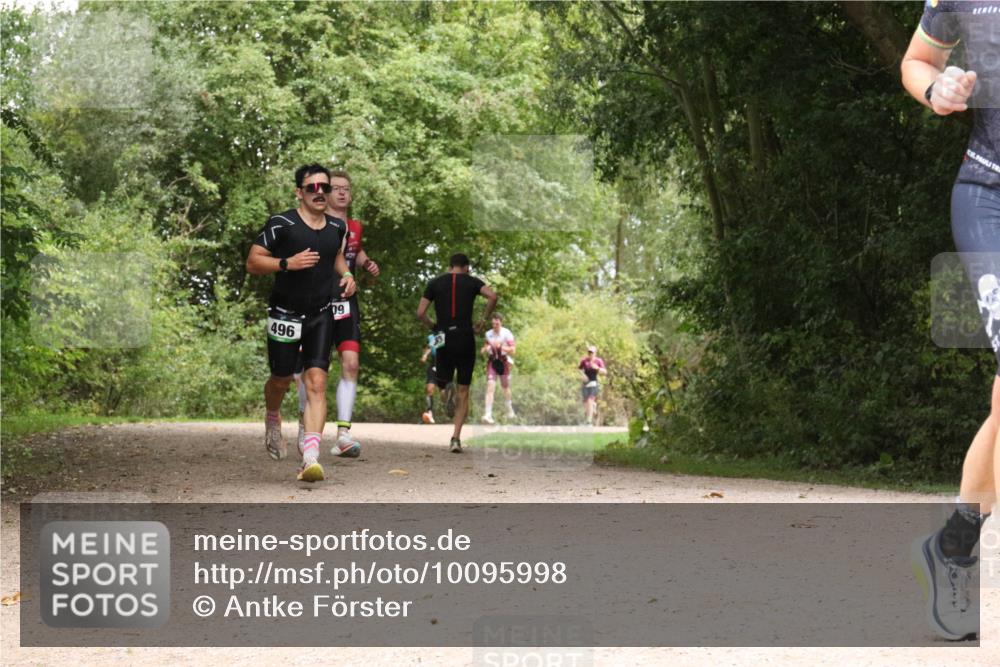 30.08.2026 - Elbe Triathlon Hamburg Antke Förster http://msf.ph/oto/10095998 30.08.2026 10:15:12 Laufen 496, 09 meine-sportfotos.de