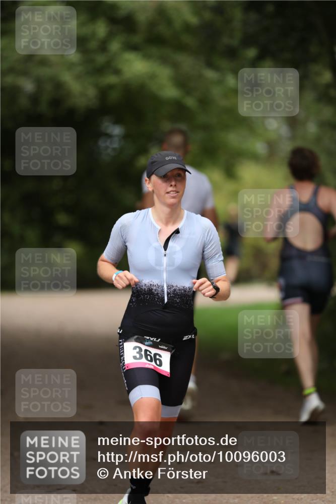30.08.2026 - Elbe Triathlon Hamburg Antke Förster http://msf.ph/oto/10096003 30.08.2026 10:10:18 Laufen 366 meine-sportfotos.de