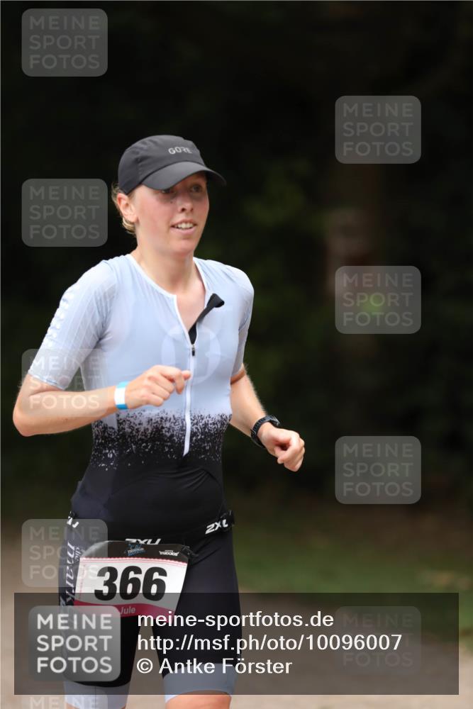 30.08.2026 - Elbe Triathlon Hamburg Antke Förster http://msf.ph/oto/10096007 30.08.2026 10:10:19 Laufen 366 meine-sportfotos.de