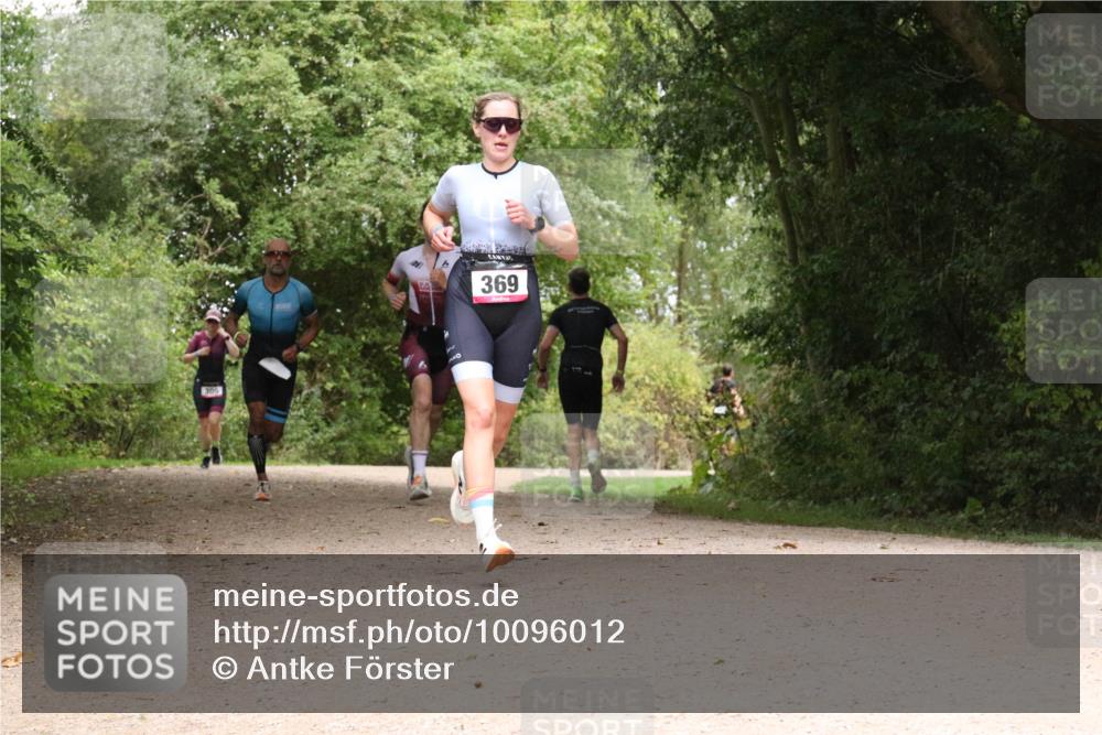 30.08.2026 - Elbe Triathlon Hamburg Antke Förster http://msf.ph/oto/10096012 30.08.2026 10:15:19 Laufen 305, 369 meine-sportfotos.de