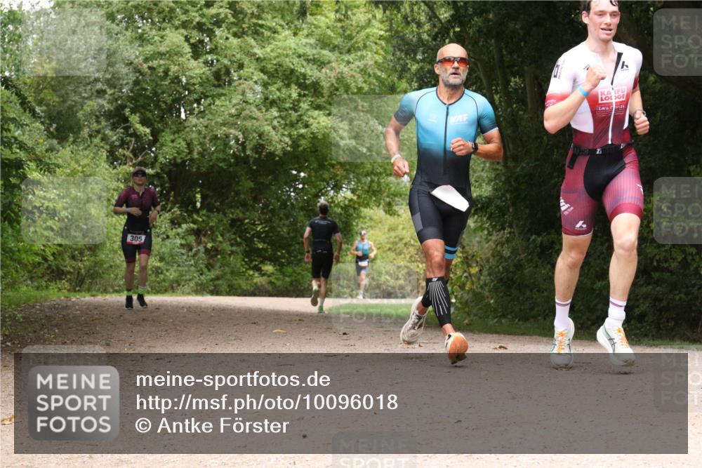 30.08.2026 - Elbe Triathlon Hamburg Antke Förster http://msf.ph/oto/10096018 30.08.2026 10:15:22 Laufen 305 meine-sportfotos.de