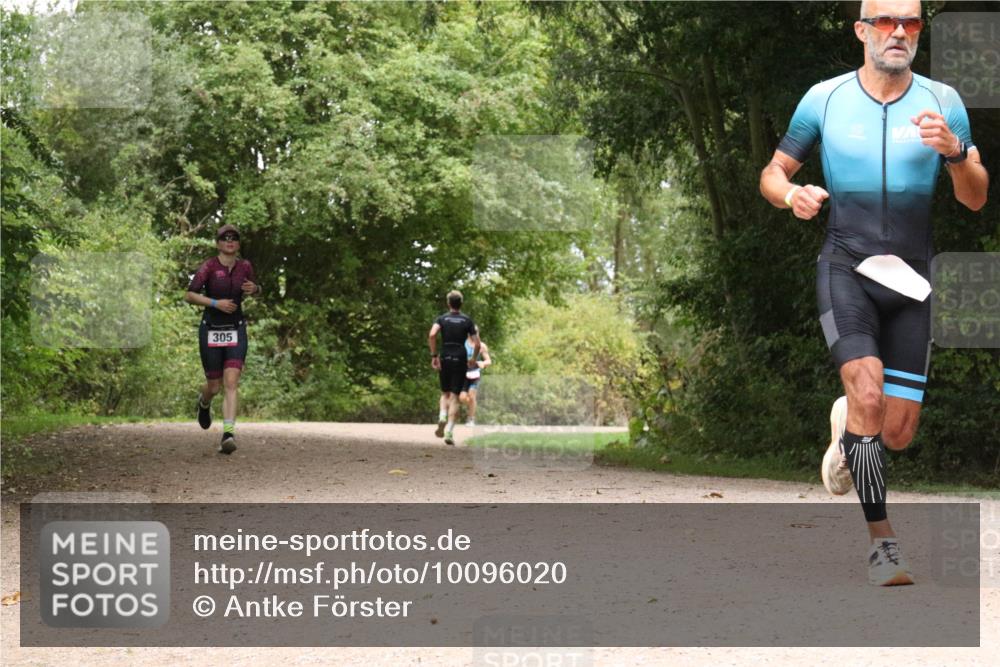 30.08.2026 - Elbe Triathlon Hamburg Antke Förster http://msf.ph/oto/10096020 30.08.2026 10:15:23 Laufen 305 meine-sportfotos.de