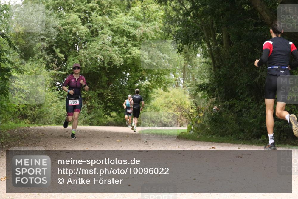 30.08.2026 - Elbe Triathlon Hamburg Antke Förster http://msf.ph/oto/10096022 30.08.2026 10:15:23 Laufen 305 meine-sportfotos.de