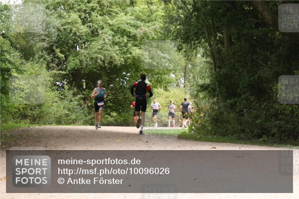 30.08.2026 - Elbe Triathlon Hamburg Antke Förster http://msf.ph/oto/10096026 30.08.2026 10:15:27 Laufen 012 meine-sportfotos.de