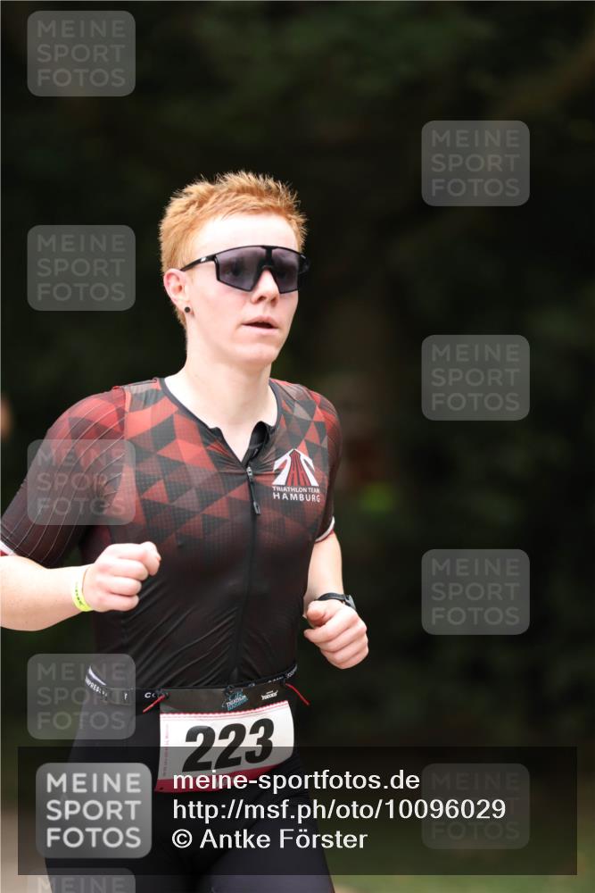 30.08.2026 - Elbe Triathlon Hamburg Antke Förster http://msf.ph/oto/10096029 30.08.2026 10:10:46 Laufen 223 meine-sportfotos.de