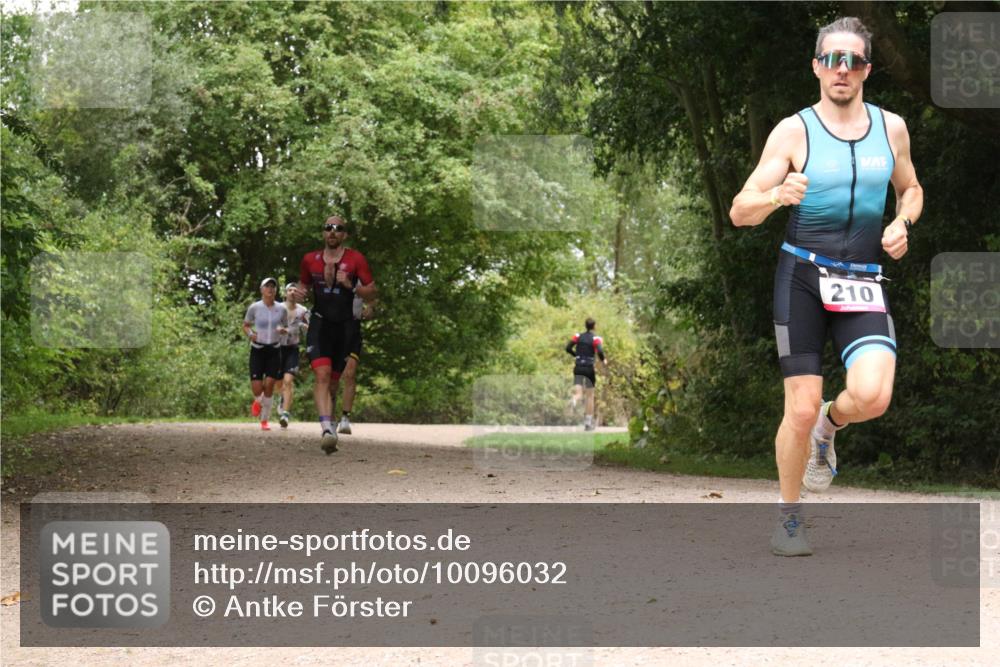 30.08.2026 - Elbe Triathlon Hamburg Antke Förster http://msf.ph/oto/10096032 30.08.2026 10:15:34 Laufen 210 meine-sportfotos.de