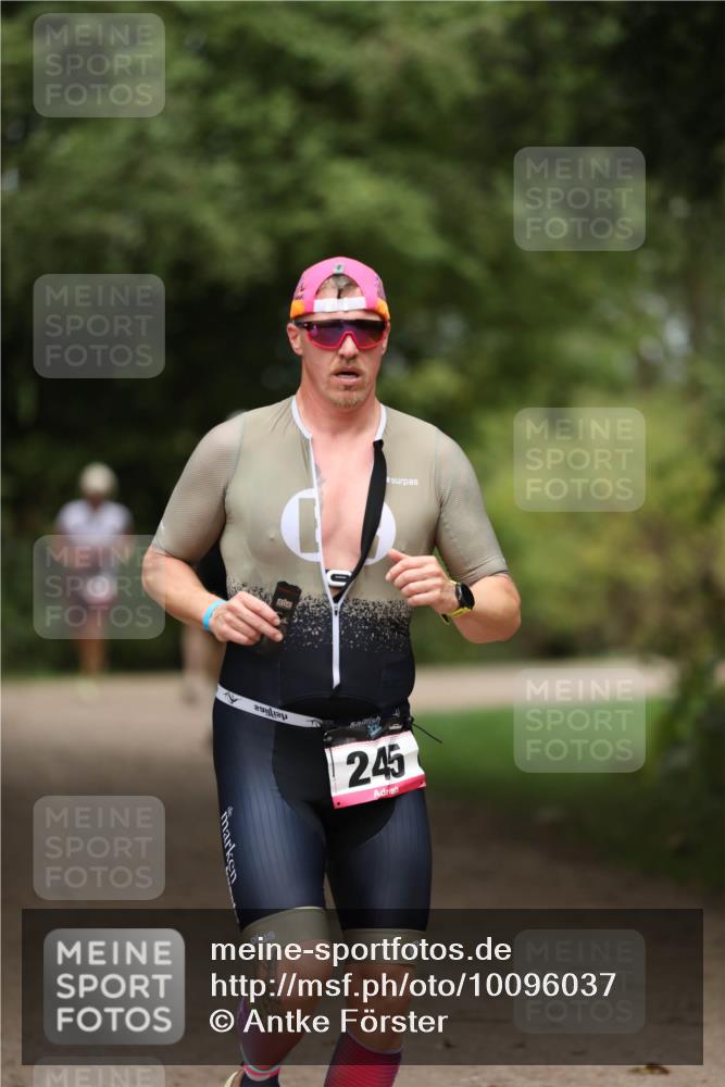 30.08.2026 - Elbe Triathlon Hamburg Antke Förster http://msf.ph/oto/10096037 30.08.2026 10:10:52 Laufen 245 meine-sportfotos.de