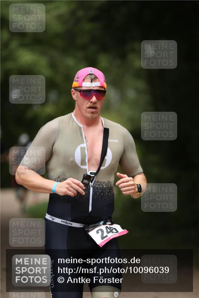 30.08.2026 - Elbe Triathlon Hamburg Antke Förster http://msf.ph/oto/10096039 30.08.2026 10:10:52 Laufen 29, 245 meine-sportfotos.de