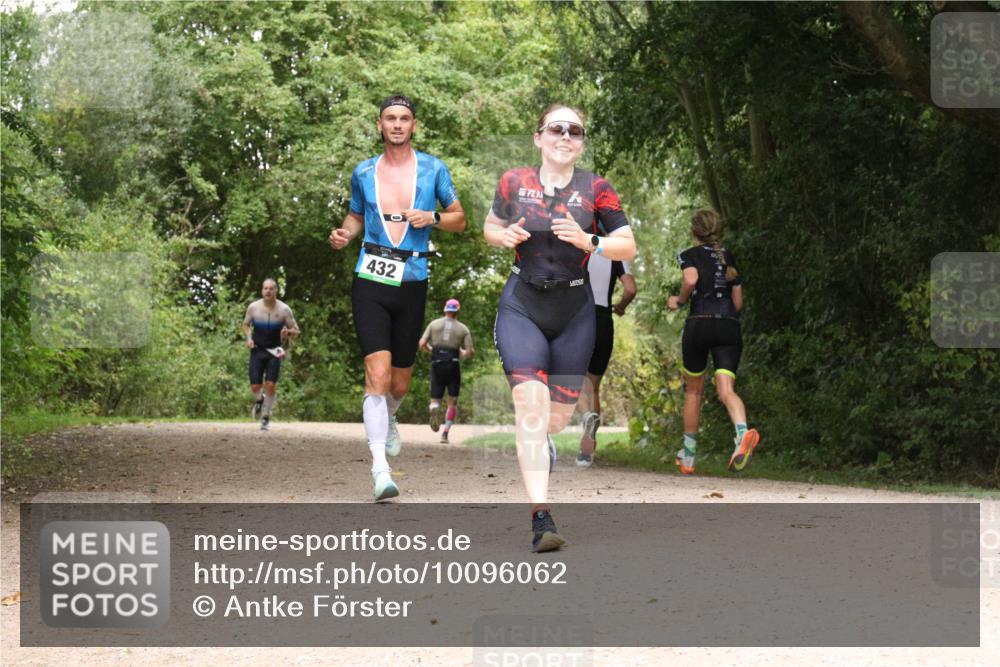 30.08.2026 - Elbe Triathlon Hamburg Antke Förster http://msf.ph/oto/10096062 30.08.2026 10:15:56 Laufen 432 meine-sportfotos.de