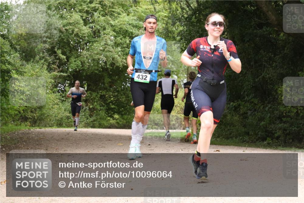 30.08.2026 - Elbe Triathlon Hamburg Antke Förster http://msf.ph/oto/10096064 30.08.2026 10:15:57 Laufen 432 meine-sportfotos.de