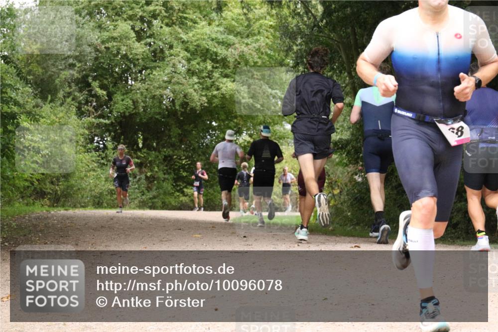 30.08.2026 - Elbe Triathlon Hamburg Antke Förster http://msf.ph/oto/10096078 30.08.2026 10:16:03 Laufen 8 meine-sportfotos.de