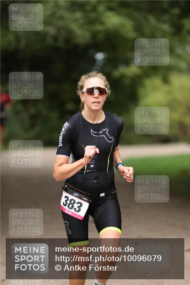 30.08.2026 - Elbe Triathlon Hamburg Antke Förster http://msf.ph/oto/10096079 30.08.2026 10:11:20 Laufen 383 meine-sportfotos.de