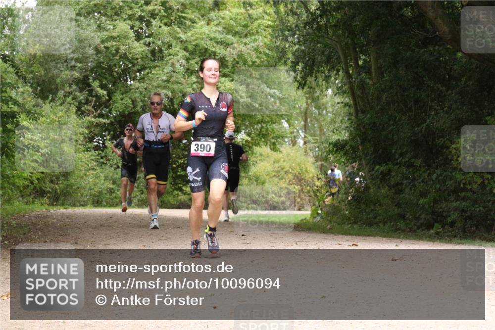 30.08.2026 - Elbe Triathlon Hamburg Antke Förster http://msf.ph/oto/10096094 30.08.2026 10:16:16 Laufen 390 meine-sportfotos.de