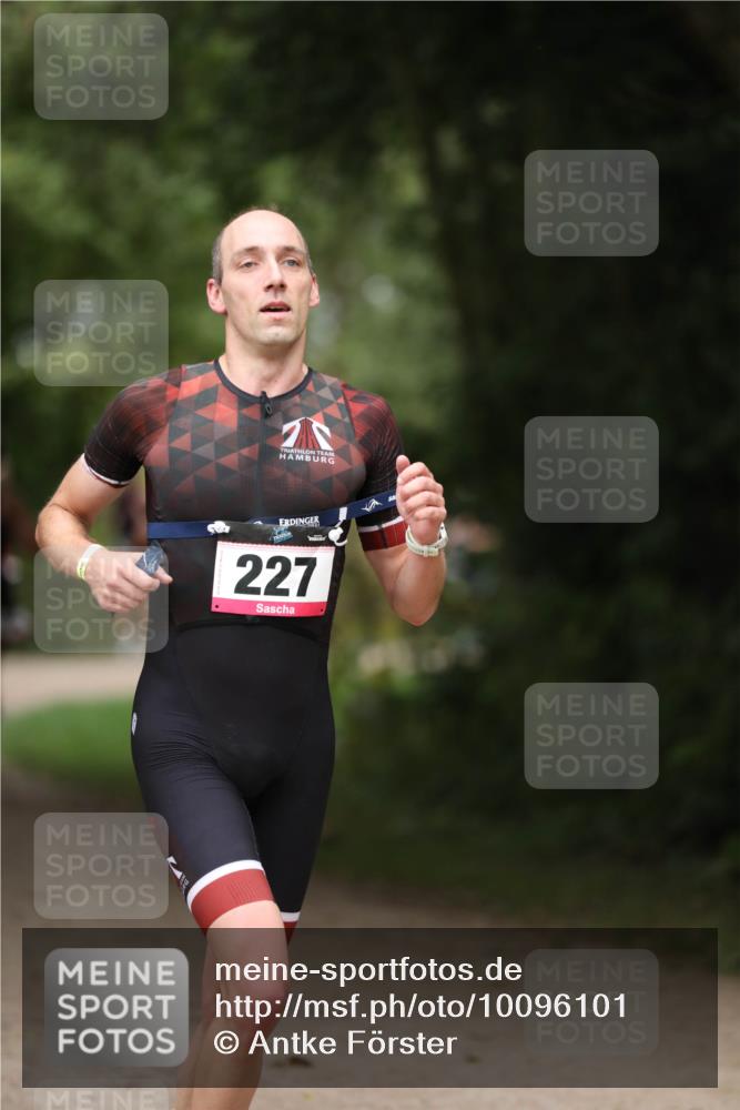 30.08.2026 - Elbe Triathlon Hamburg Antke Förster http://msf.ph/oto/10096101 30.08.2026 10:11:35 Laufen 227 meine-sportfotos.de