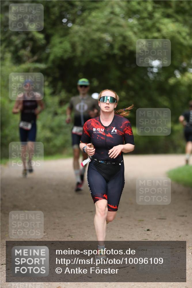 30.08.2026 - Elbe Triathlon Hamburg Antke Förster http://msf.ph/oto/10096109 30.08.2026 10:11:43 Laufen  meine-sportfotos.de