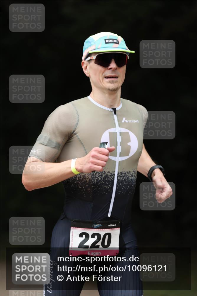 30.08.2026 - Elbe Triathlon Hamburg Antke Förster http://msf.ph/oto/10096121 30.08.2026 10:11:48 Laufen 8, 00, 1, 220 meine-sportfotos.de
