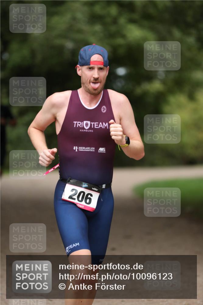30.08.2026 - Elbe Triathlon Hamburg Antke Förster http://msf.ph/oto/10096123 30.08.2026 10:11:49 Laufen 206 meine-sportfotos.de