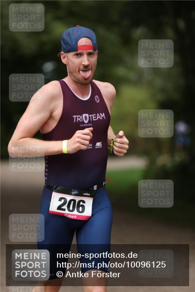 30.08.2026 - Elbe Triathlon Hamburg Antke Förster http://msf.ph/oto/10096125 30.08.2026 10:11:49 Laufen 206 meine-sportfotos.de
