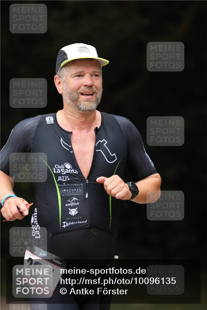30.08.2026 - Elbe Triathlon Hamburg Antke Förster http://msf.ph/oto/10096135 30.08.2026 10:11:55 Laufen 287 meine-sportfotos.de