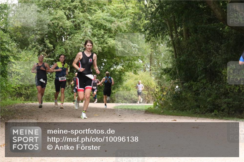 30.08.2026 - Elbe Triathlon Hamburg Antke Förster http://msf.ph/oto/10096138 30.08.2026 10:16:39 Laufen 360 meine-sportfotos.de