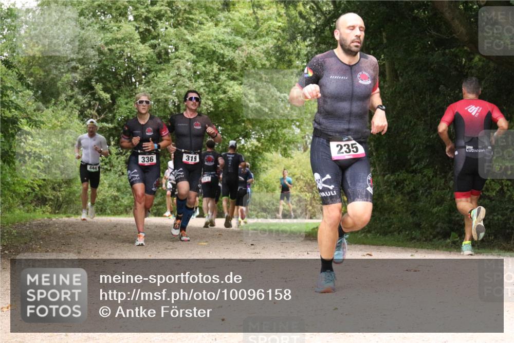 30.08.2026 - Elbe Triathlon Hamburg Antke Förster http://msf.ph/oto/10096158 30.08.2026 10:16:47 Laufen 444, 336, 319, 235 meine-sportfotos.de