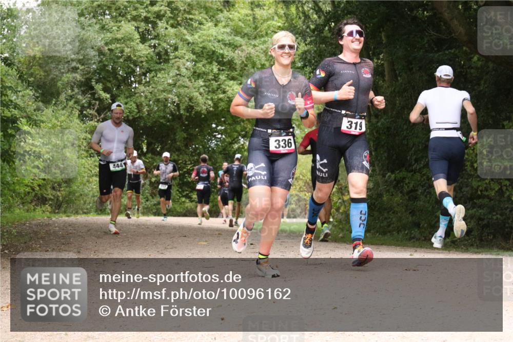 30.08.2026 - Elbe Triathlon Hamburg Antke Förster http://msf.ph/oto/10096162 30.08.2026 10:16:49 Laufen 444, 336, 319 meine-sportfotos.de