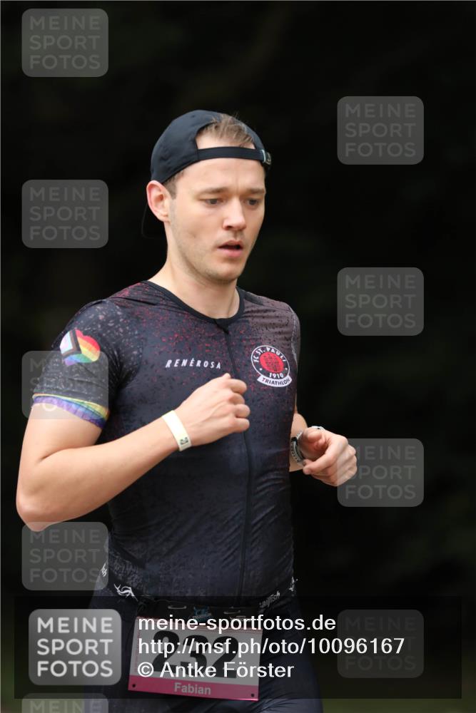 30.08.2026 - Elbe Triathlon Hamburg Antke Förster http://msf.ph/oto/10096167 30.08.2026 10:12:33 Laufen 1910, 232 meine-sportfotos.de
