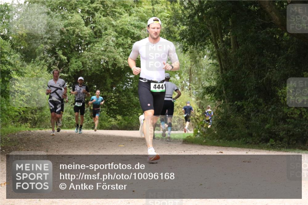 30.08.2026 - Elbe Triathlon Hamburg Antke Förster http://msf.ph/oto/10096168 30.08.2026 10:16:52 Laufen 512, 444 meine-sportfotos.de