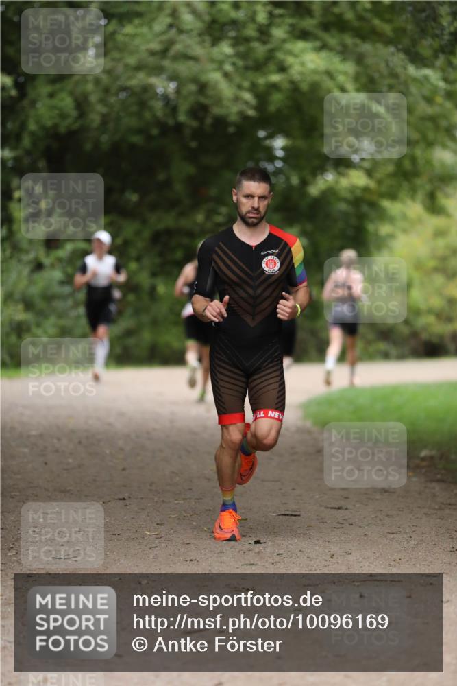 30.08.2026 - Elbe Triathlon Hamburg Antke Förster http://msf.ph/oto/10096169 30.08.2026 10:12:40 Laufen  meine-sportfotos.de