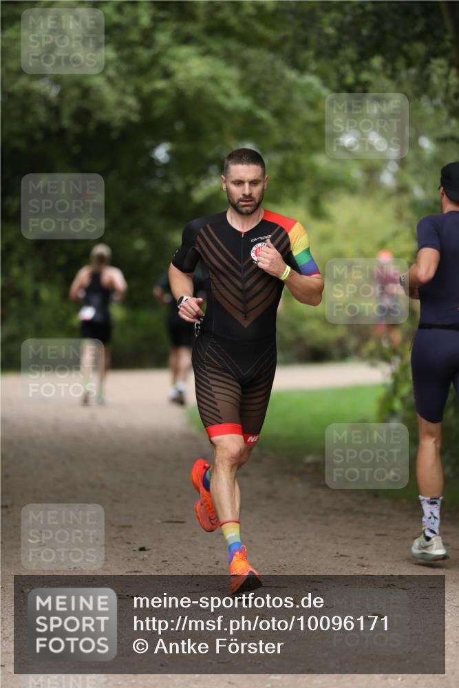 30.08.2026 - Elbe Triathlon Hamburg Antke Förster http://msf.ph/oto/10096171 30.08.2026 10:12:40 Laufen  meine-sportfotos.de