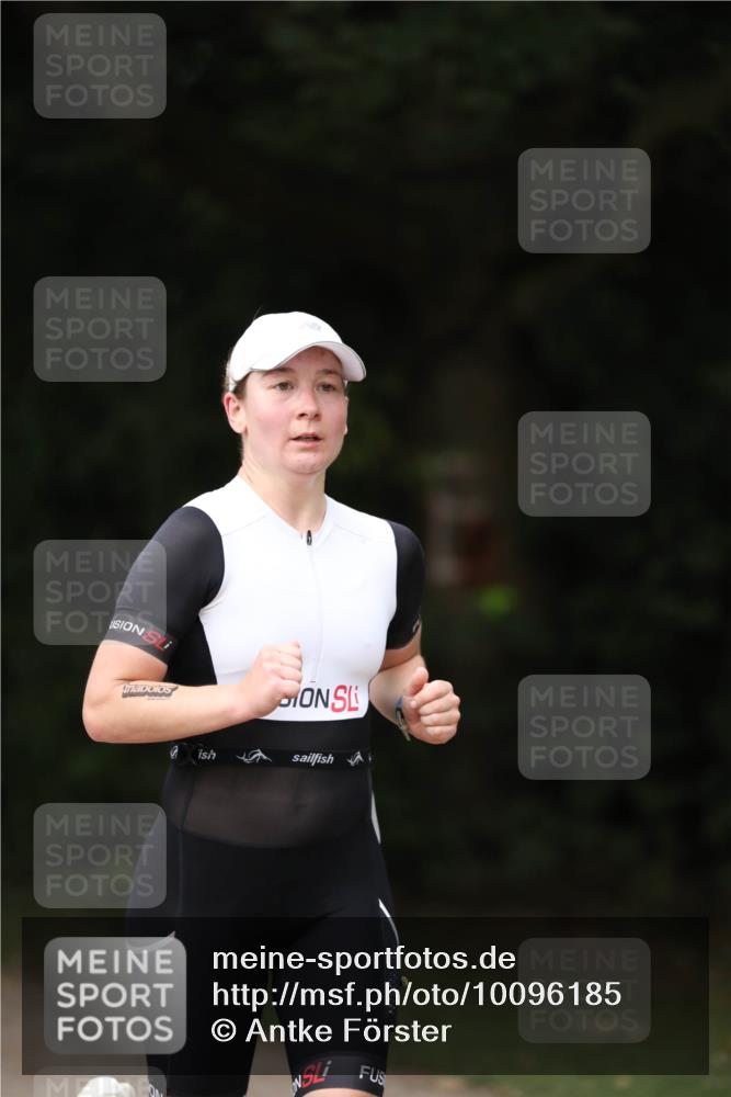 30.08.2026 - Elbe Triathlon Hamburg Antke Förster http://msf.ph/oto/10096185 30.08.2026 10:12:49 Laufen  meine-sportfotos.de