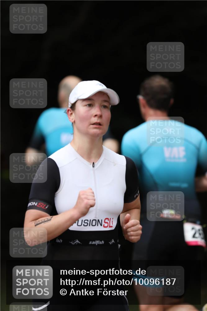 30.08.2026 - Elbe Triathlon Hamburg Antke Förster http://msf.ph/oto/10096187 30.08.2026 10:12:50 Laufen 26 meine-sportfotos.de