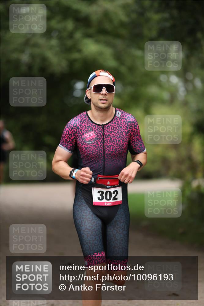 30.08.2026 - Elbe Triathlon Hamburg Antke Förster http://msf.ph/oto/10096193 30.08.2026 10:12:56 Laufen 302 meine-sportfotos.de