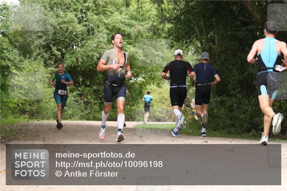 30.08.2026 - Elbe Triathlon Hamburg Antke Förster http://msf.ph/oto/10096198 30.08.2026 10:17:25 Laufen 354 meine-sportfotos.de