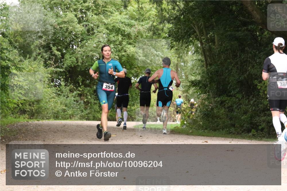 30.08.2026 - Elbe Triathlon Hamburg Antke Förster http://msf.ph/oto/10096204 30.08.2026 10:17:27 Laufen 354, 380 meine-sportfotos.de