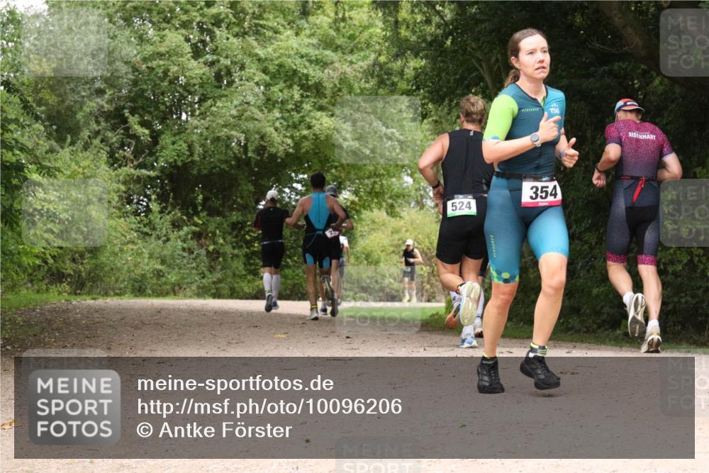 30.08.2026 - Elbe Triathlon Hamburg Antke Förster http://msf.ph/oto/10096206 30.08.2026 10:17:29 Laufen 524, 354 meine-sportfotos.de
