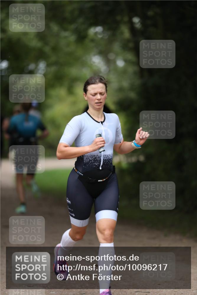 30.08.2026 - Elbe Triathlon Hamburg Antke Förster http://msf.ph/oto/10096217 30.08.2026 10:13:20 Laufen  meine-sportfotos.de