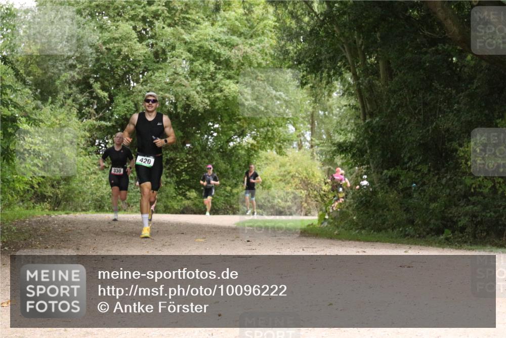 30.08.2026 - Elbe Triathlon Hamburg Antke Förster http://msf.ph/oto/10096222 30.08.2026 10:17:41 Laufen 330, 420 meine-sportfotos.de