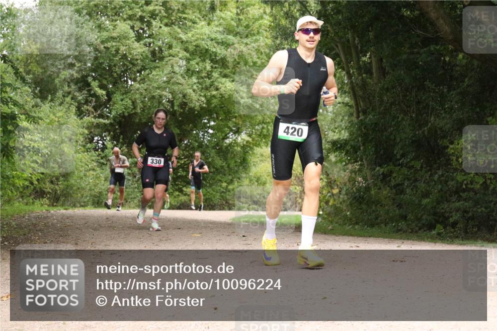 30.08.2026 - Elbe Triathlon Hamburg Antke Förster http://msf.ph/oto/10096224 30.08.2026 10:17:44 Laufen 330, 420 meine-sportfotos.de